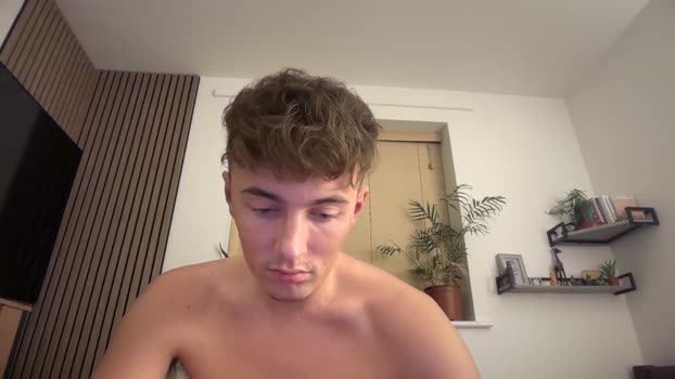 luciancrowe 13-12-2025 video kissing