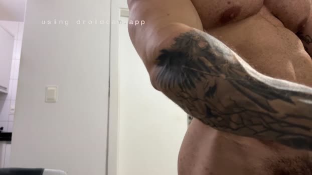 couplemuscle40 16-12-2025 video gag