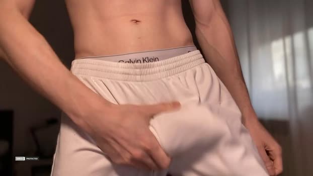 hornytwunk01 18-12-2025 video bicurious