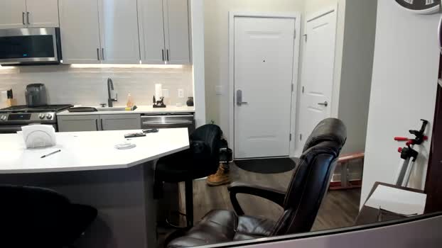 bluecollarhunk 18-12-2025 video kiss