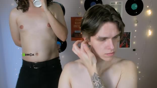 adrian_hart 30-12-2025 video kissing