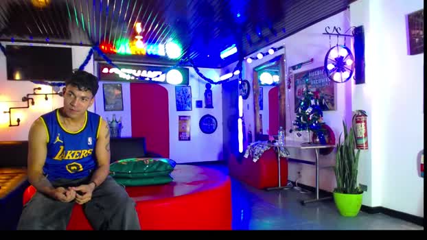 extrangers 30-12-2025 video Nude