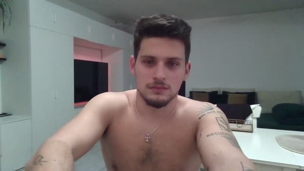 roberto_twink1 18-01-2026 video gay