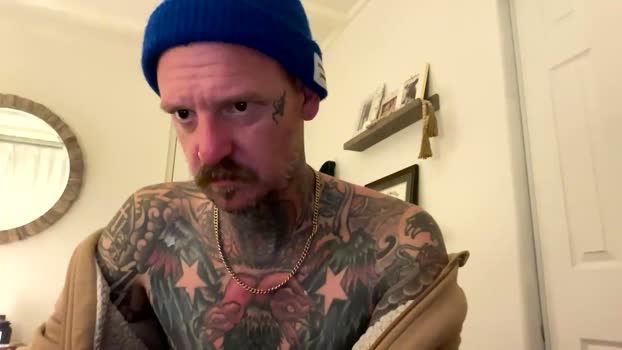 longwalksonthebeach69<