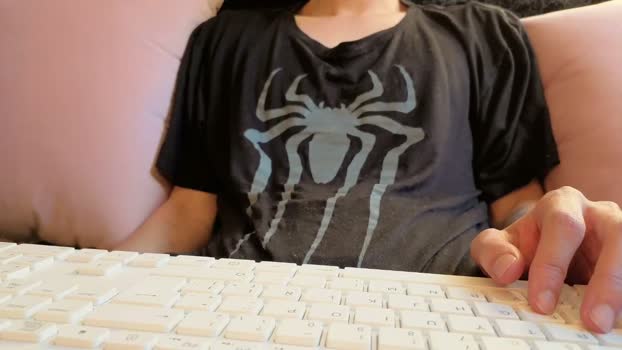 bumblubee 30-03-2026 video fingers