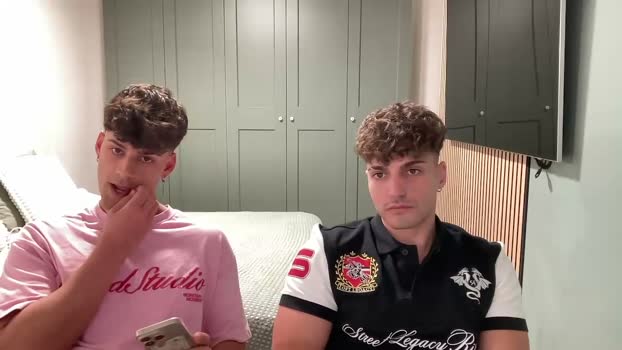 italianboy092 12-04-2026 video kiss