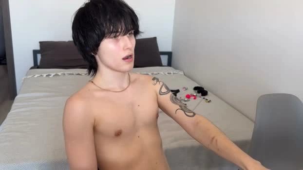 ar1zze 21-04-2026 Gay ass nude Video