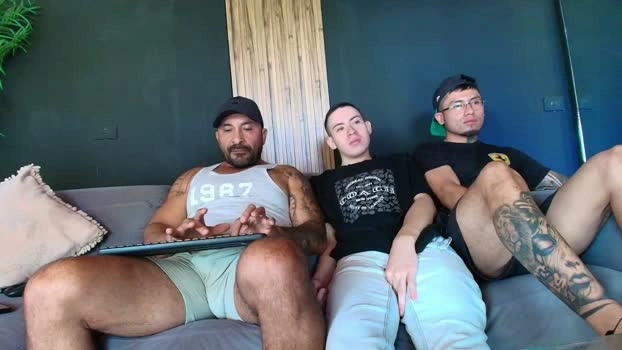 thestraightroom 23-04-2026 Gay jackoff kissing Video