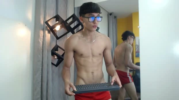 jeremy_job 24-04-2026 Gay handsome kink Video