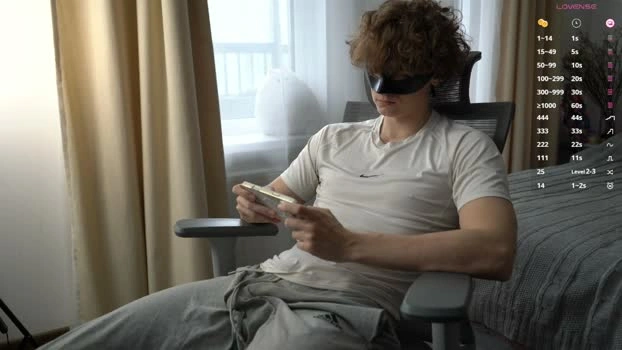 maestro3369 28-04-2026 Gay big strip Video