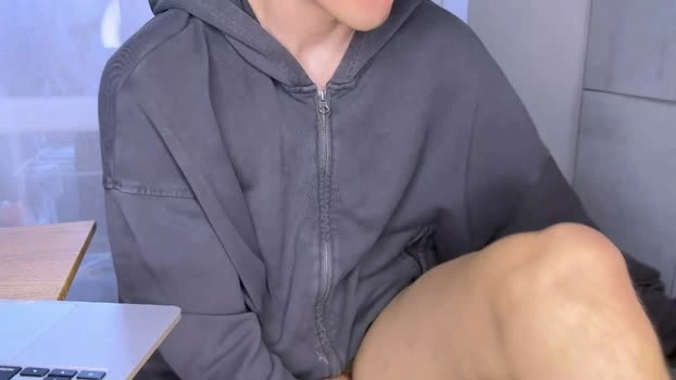 estremecerse 30-04-2026 Gay Show spanking Video