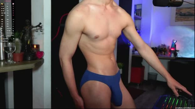 thoroughbredxx 30-04-2026 Gay bigload Topless Video
