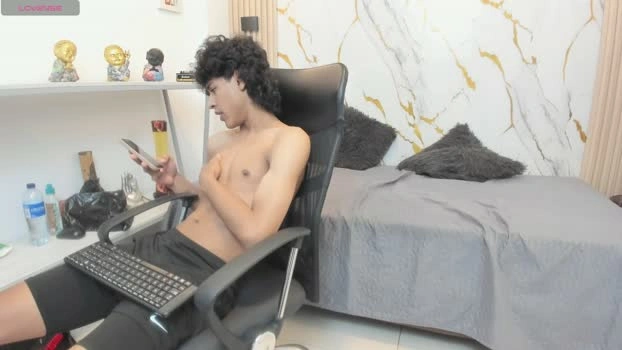 zayn_fox32 04-05-2026 Gay wank spanking Video