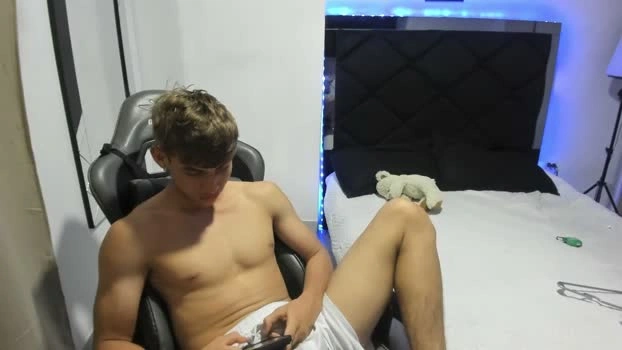 miguel_hz 11-05-2026 Gay cute show Video
