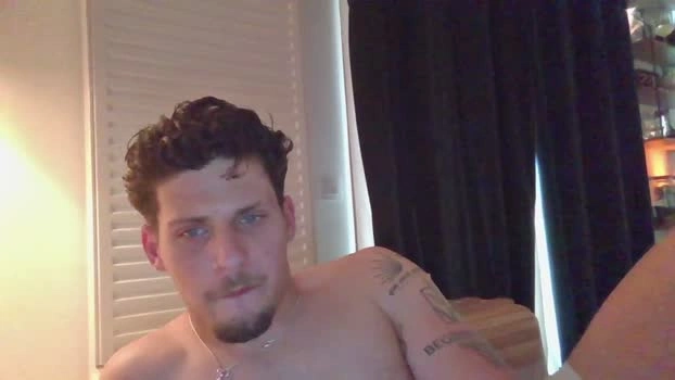 roberto_twink1 12-05-2026 Gay bigballs sex Video