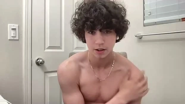 chris_baker1 15-05-2026 Gay Pretty Topless Video