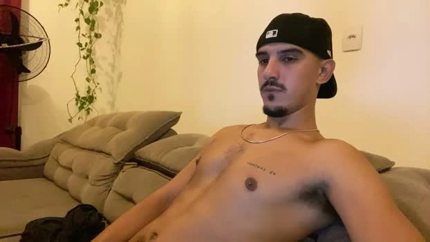 aelucius 16-05-2026 Gay kiss sexybody Video