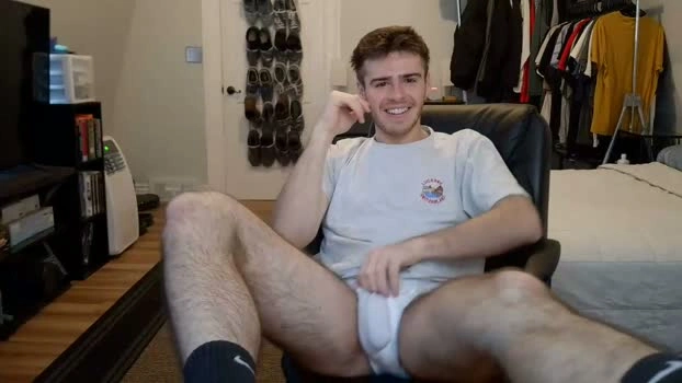 college_dad_bod 18-05-2026 Male kiss Cam Video