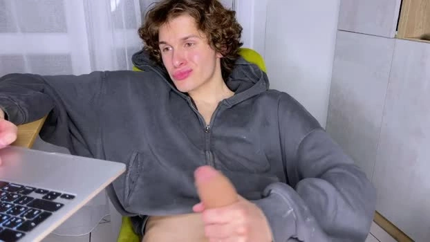 estremecerse 19-05-2026 Male Show toys Video