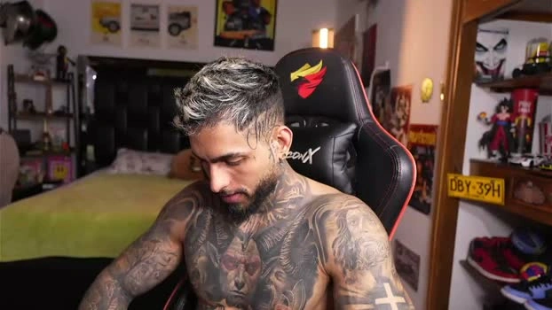 logan_hugh8 19-05-2026 Male suckshow toys Video