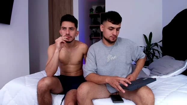 aron_santoro1 23-05-2026 Male legs prettyface Video