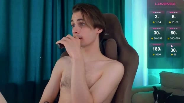 debugmee 26-05-2026 Male Cam kiss Video