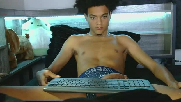 lightskinwithgirth 26-05-2026 Male bigcock bigload Video