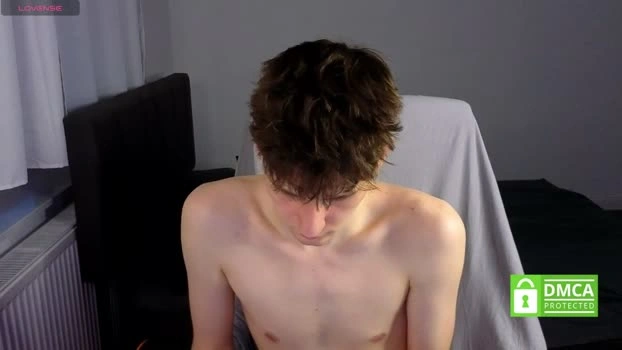 wesides 26-05-2026 Male kissing show Video