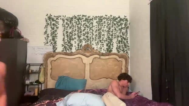 tyy0ung 31-05-2026 Male kissing jerking Video