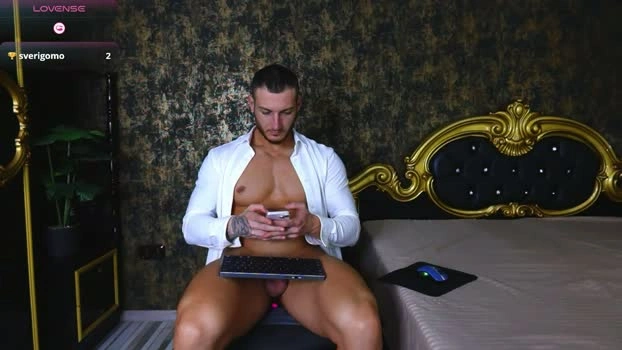 aronfit1 31-05-2026 Male suckshow fuckme Video