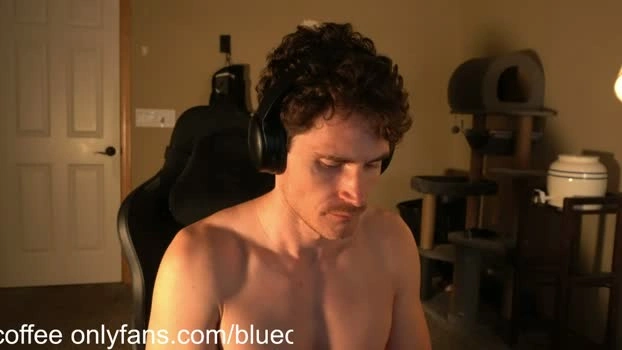 bluecoffee 02-06-2026 Male fingering wank Video