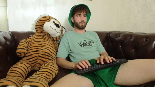 kyloeast 01-06-2026 Male bigdick spanking Video