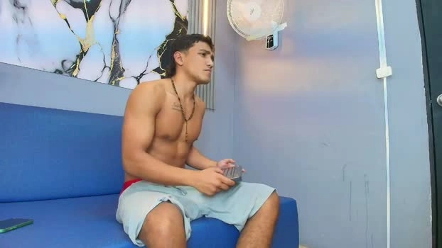 marco_smith2 02-06-2026 Male suckshow Topless Video
