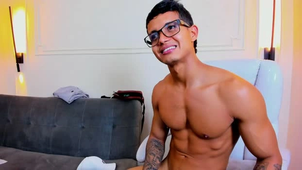 paradise_boy_s 01-06-2026 Male jerkoff striptease Video