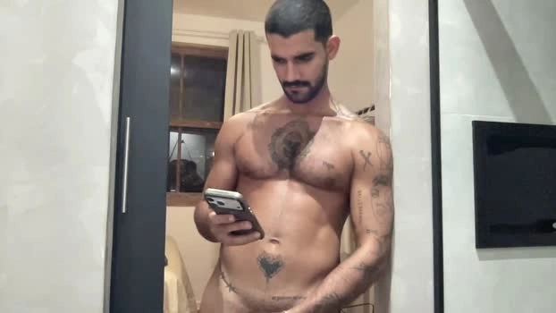 sexyasaf1018 04-06-2026 Male bicurious jerking Video