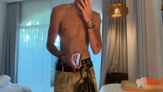 sweet19sammy 04-06-2026 Male playtime cute Video