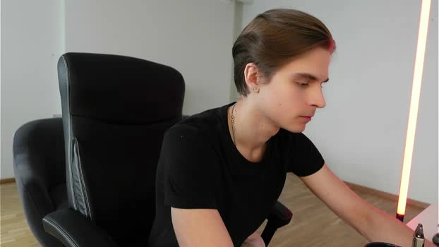 thomas_brons 06-06-2026 Male suck sexy Video