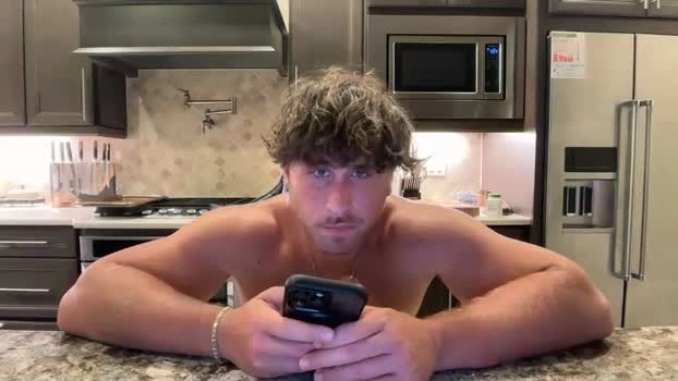 hungkingg22 08-06-2026 Male Topless play Video
