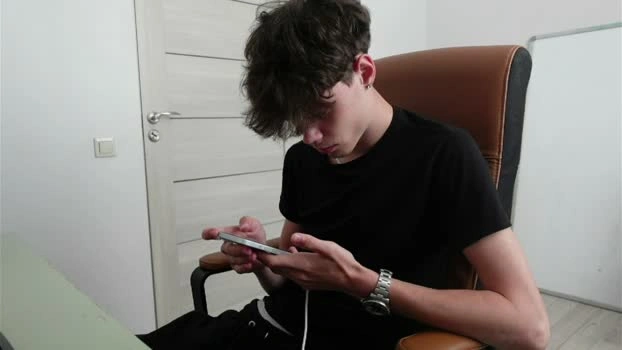 thomas_brons 10-06-2026 Male gay moan Video