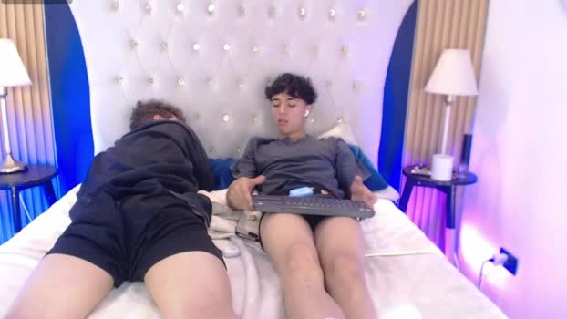 aiden_rivers_ 11-06-2026 Male nasty legs Video