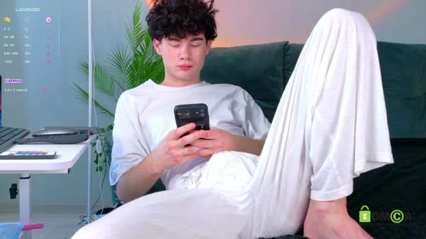 moon_gloww 13-06-2026 Male sex Gay Video