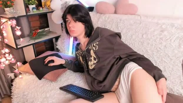 lunaroffset 15-06-2026 Male jerking bigtoys Video
