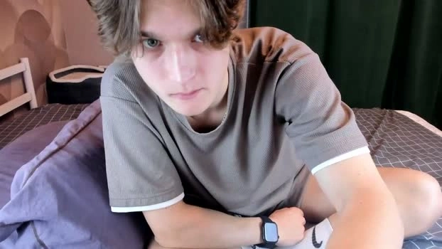 ian_flor 17-06-2026 Male twink strip Video