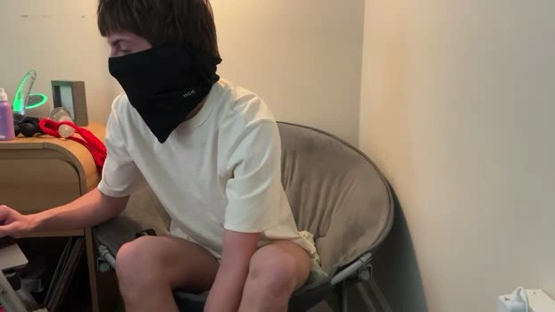 londonhubers2 17-06-2026 Male fuckme striptease Video
