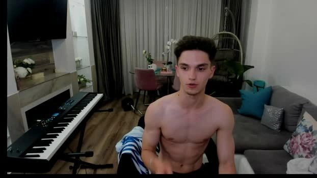 johnnyk8 18-06-2026 Male juicy suckshow Video