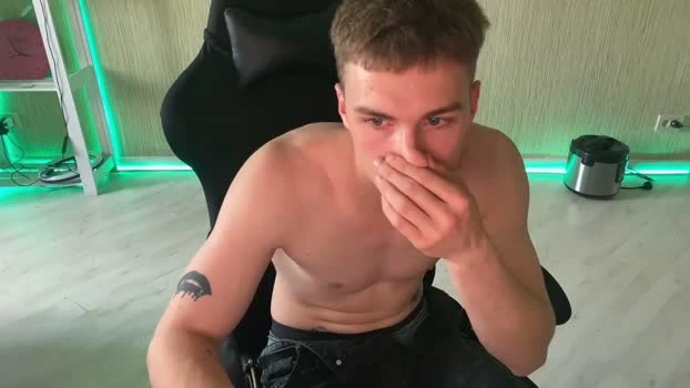 slippery_baby 18-06-2026 Male kissing lovense Video