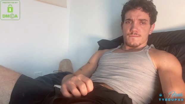 tylxxxer 18-06-2026 Male kissing spanking Video