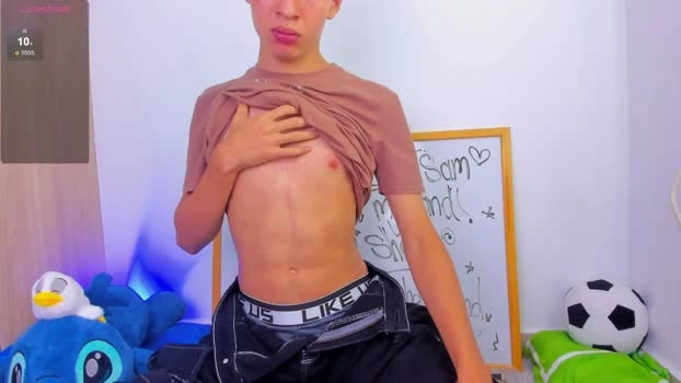 ely_king 20-06-2026 Male bigtoys Topless Video