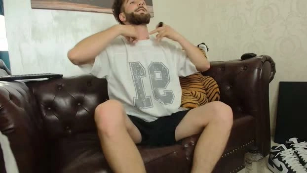 kyloeast 20-06-2026 Male play bigdick Video