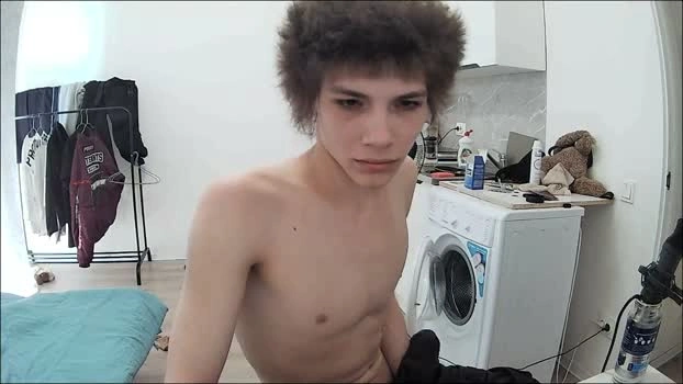 sadvetements 20-06-2026 Male kiss Show Video